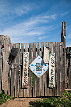 内蒙古呼伦贝尔额尔古纳室韦农家小院的木栏