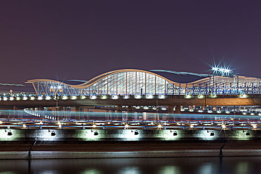 上海浦东国际机场2号航站楼夜景