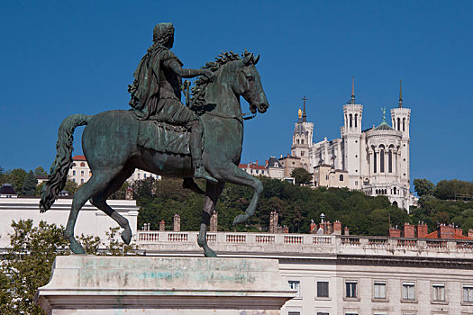 騎馬雕像,路易十四,地點