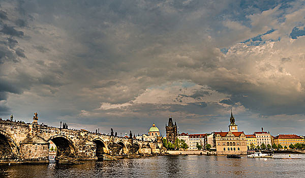 伏尔塔瓦河,查理大桥,世界遗产,晚间,气氛,布拉格,捷克共和国,欧洲