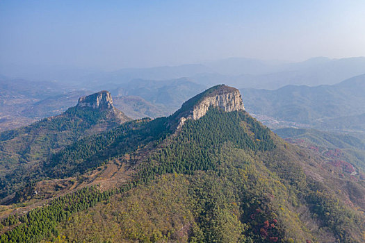 航拍济南南部山区红叶