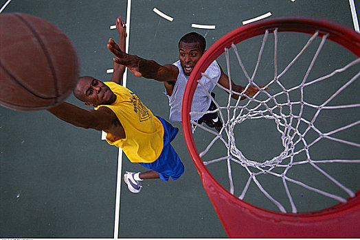 俯視,兩個男人,玩,籃球