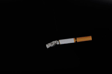 吸烟有害健康的图片