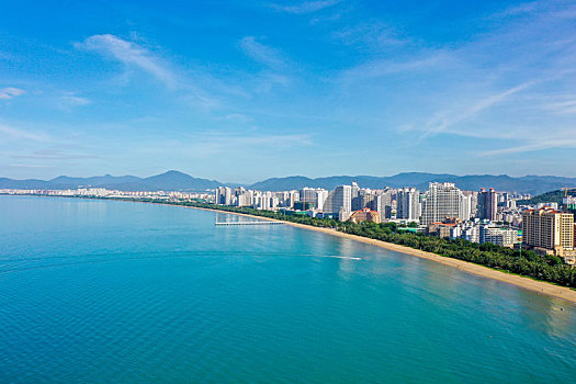 航拍海南三亚湾旅游度假区海水浴场椰林沙滩