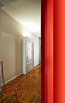 红色,椅子,木地板,走廊,入口,靠近,红墙