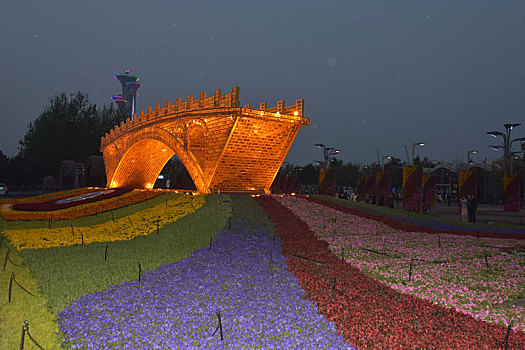 一带一路,高峰论坛主题花坛,丝路金桥,景观亮相北京奥林匹克公园