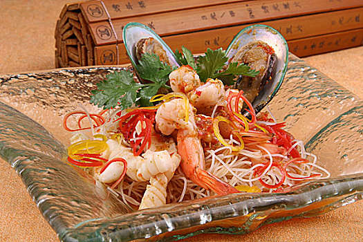 泰式海鲜米粉沙拉
