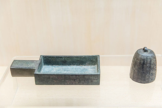 上海博物馆的秦代始皇诏方升和美阳铜权