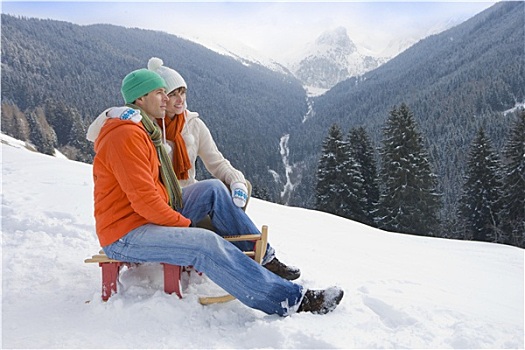 坐,夫妇,雪撬,滑雪坡