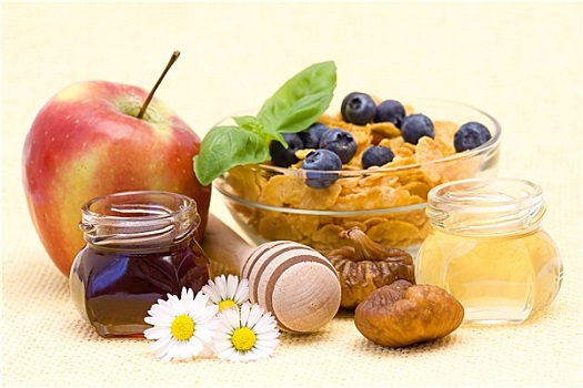 玉米片,蓝莓,蜂蜜,无花果,苹果