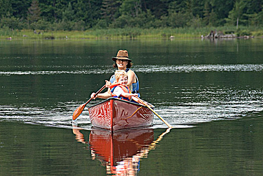 女人,孩子,独木舟,阿尔冈金公园,安大略省,加拿大