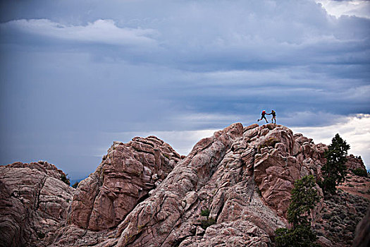 情侣,岩石上,科罗拉多,美国