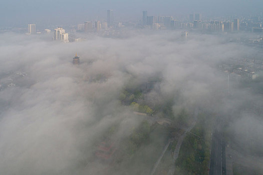 江苏淮安平流雾景观