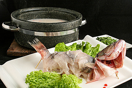 小米煮鲈鱼