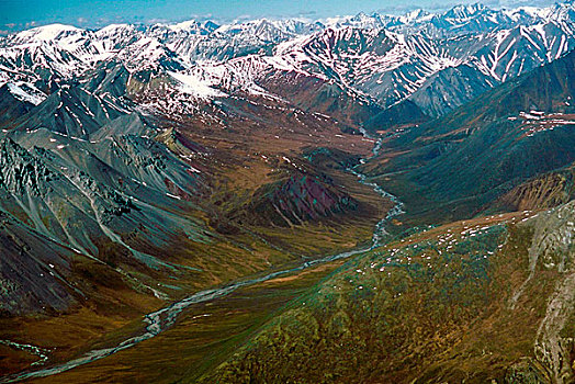 美国,阿拉斯加,北极国家野生动物保护区,布鲁克斯山,河谷,灌木,飞机