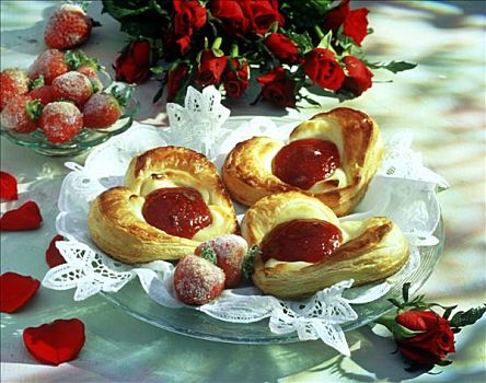 蓬松饼,草莓酱,红玫瑰