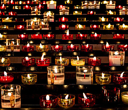 蜡烛,圣母院