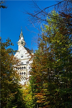 德国巴伐利亚著名的历史古迹,新天鹅堡内的建筑塔尖