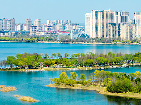 江苏东海,一湖春水,一幅美景