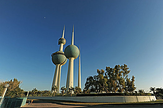 kuwait,city,towers,is,a,group,of,three,reinforced,concrete,in,the,main,tower,187,metres,high