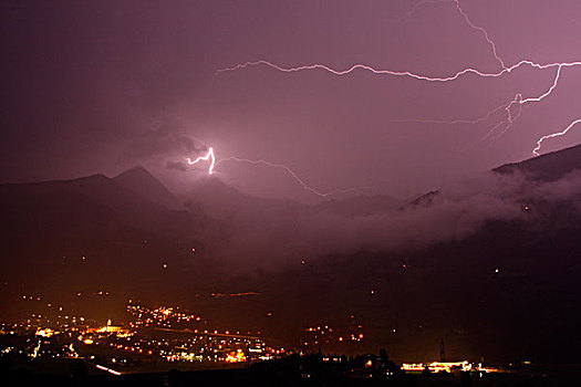 闪电,上方,上陶恩山国家公园,奥地利