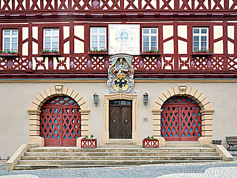 入口,盾徽,市政厅,半木结构,建筑,巴特施塔夫斯坦,上弗兰科尼亚,巴伐利亚,德国,欧洲