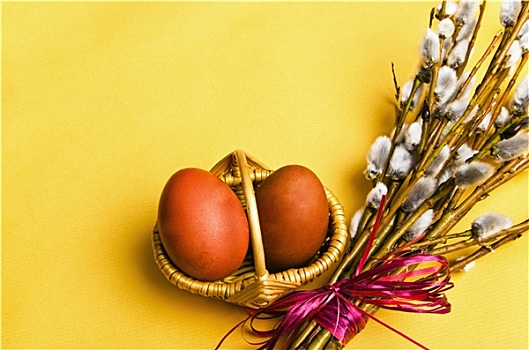 束,柳树,枝条,两个,复活节彩蛋,篮子