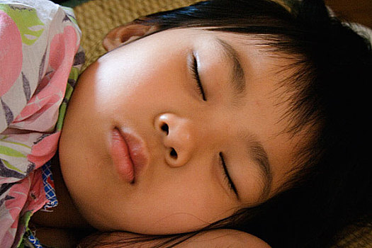 拍摄于亚洲,中国,上海,熟睡中的小女孩