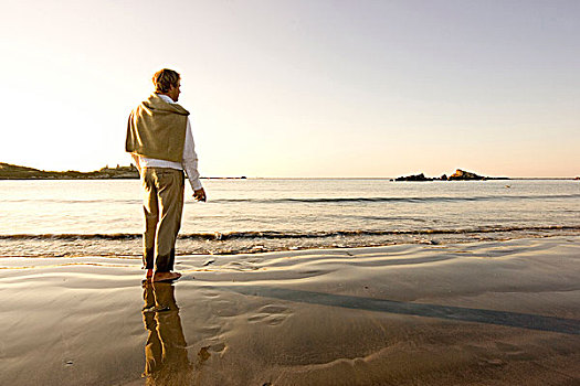 一个,男人,打水漂,水,海滩,秋天,早晨,纽波特,罗德岛,美国