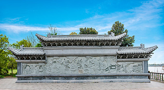 镇江焦山定慧寺佛教故事长廊与照壁