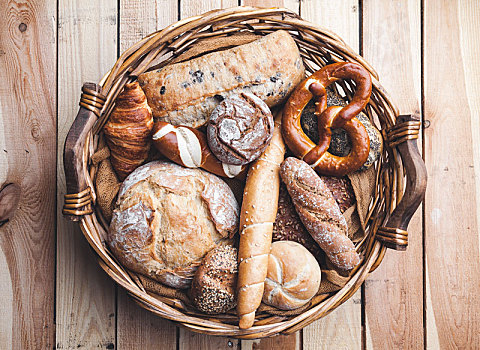篮子,满,美味,新鲜,面包,木质背景