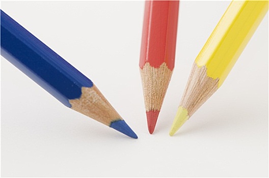 蓝色,红色,黄色,铅笔,纸