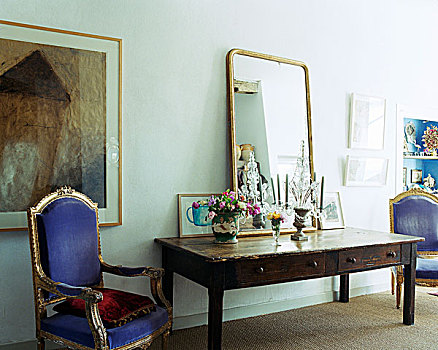 一对,镀金,椅子,软垫,紫色,天鹅绒,大,木质,大厅,桌子