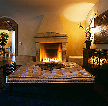 一个,娱乐,区域,一对,沙发床,石头,壁炉,蜡烛
