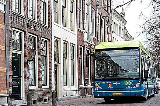 荷兰,巴士
