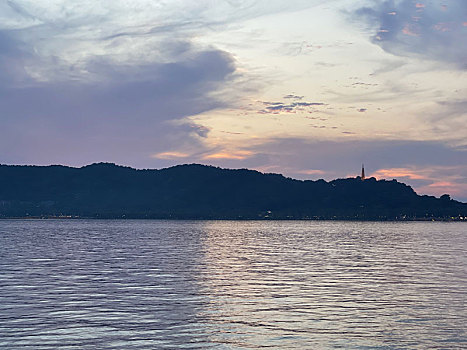杭州西湖的黄昏美景