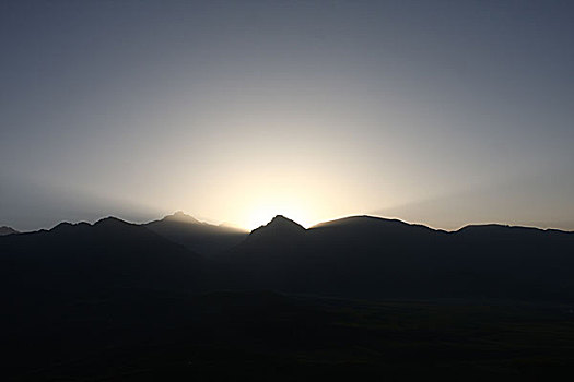 青海牛背山日出