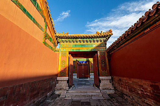 北京故宫东六宫建筑,红墙与宫门辉映