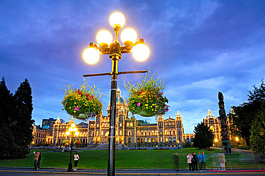 人,正面,国会大厦,花,篮子,悬挂,19世纪,路灯,维多利亚,不列颠哥伦比亚省,加拿大