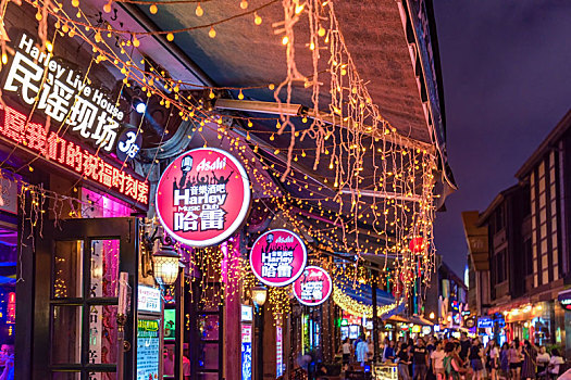 宁波老外滩街景酒吧夜景