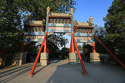 北京皇家园林颐和园云舒牌坊
