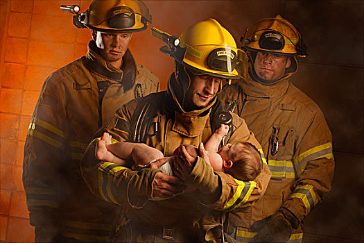 消防员,救助,婴儿