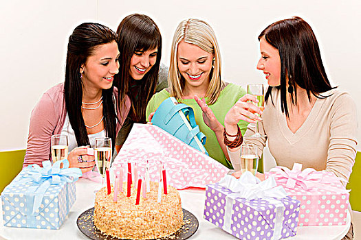 生日派对,女人,打开,礼物,庆贺,香槟,蛋糕