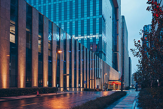 上海浦东新区世博大道周边现代商业建筑夜景