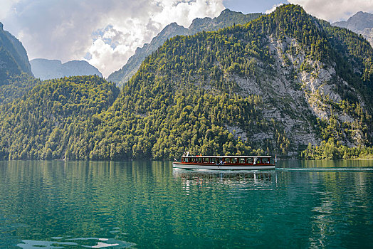 游船,湖,山景,贝希特斯加登地区,国家公园,上巴伐利亚,巴伐利亚,德国,欧洲