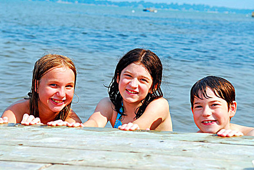肖像,三个孩子,拿着,木质,码头,湖