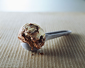 香草冰淇淋图片
