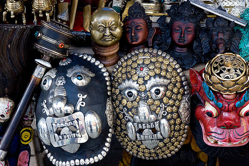 藏族传统工艺品有哪些品种(藏族传统工艺品有哪些品种图片)