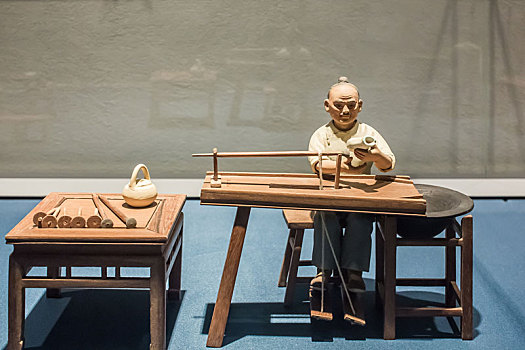 南京博物院内古人琢玉流程模型