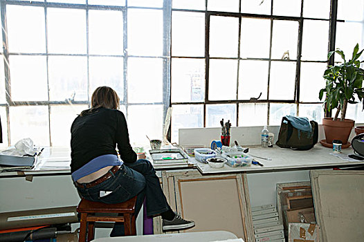 女性,艺术家,绘画,正面,工作室,窗户